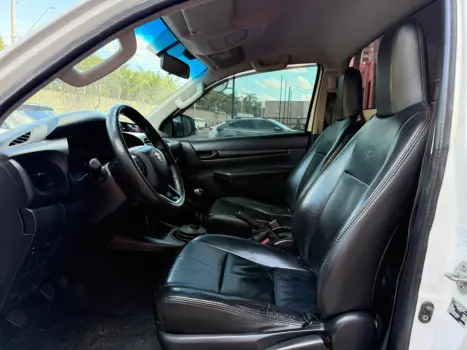 TOYOTA Hilux Caminhonete 2.8 4X4 DIESEL CABINE SIMPLES, Foto 12