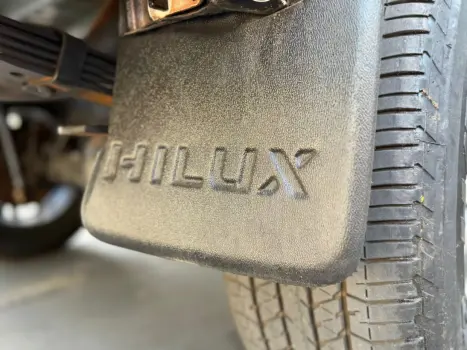 TOYOTA Hilux Caminhonete 2.8 4X4 DIESEL CABINE SIMPLES, Foto 13