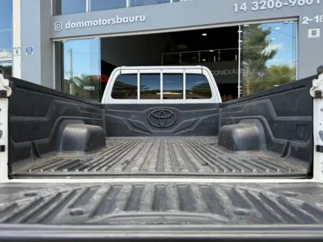 TOYOTA Hilux Caminhonete 2.8 4X4 DIESEL CABINE SIMPLES, Foto 14