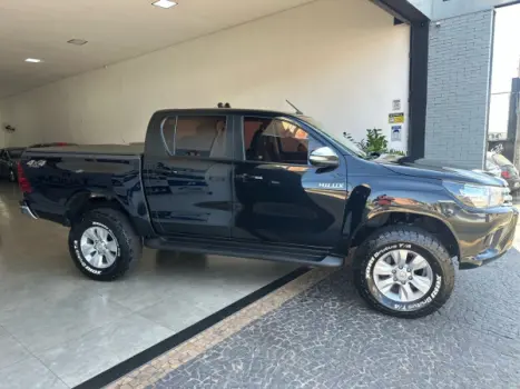 TOYOTA Hilux Caminhonete 2.8 16V SRV 4X4 DIESEL CABINE DUPLA AUTOMTICO, Foto 7