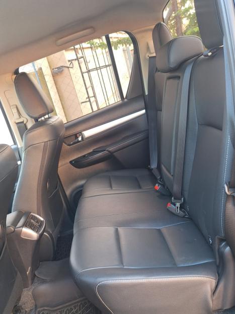 TOYOTA Hilux Caminhonete 2.8 16V SRV 4X4 DIESEL CABINE DUPLA AUTOMTICO, Foto 9
