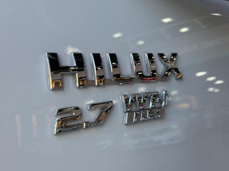 TOYOTA Hilux Caminhonete 2.7 16V 4P SRV FLEX 4X4  CABINE DUPLA AUTOMTICO, Foto 6