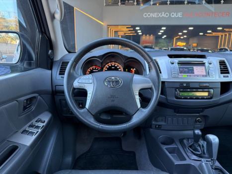 TOYOTA Hilux Caminhonete 2.7 16V 4P SRV FLEX 4X4  CABINE DUPLA AUTOMTICO, Foto 14