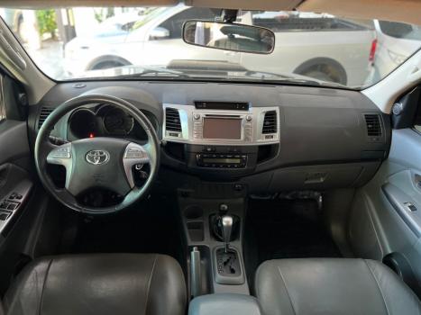 TOYOTA Hilux Caminhonete 3.0 4P 4X4 SRV TURBO DIESEL CABINE DUPLA AUTOMTICO, Foto 10