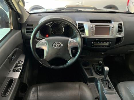 TOYOTA Hilux Caminhonete 3.0 4P 4X4 SRV TURBO DIESEL CABINE DUPLA AUTOMTICO, Foto 11