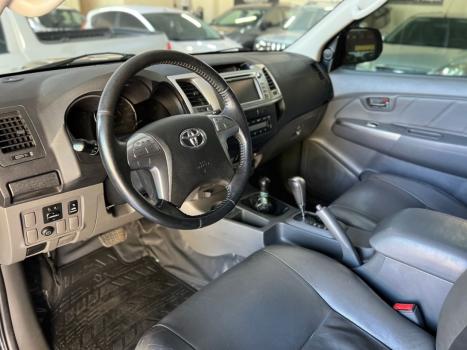 TOYOTA Hilux Caminhonete 3.0 4P 4X4 SRV TURBO DIESEL CABINE DUPLA AUTOMTICO, Foto 12