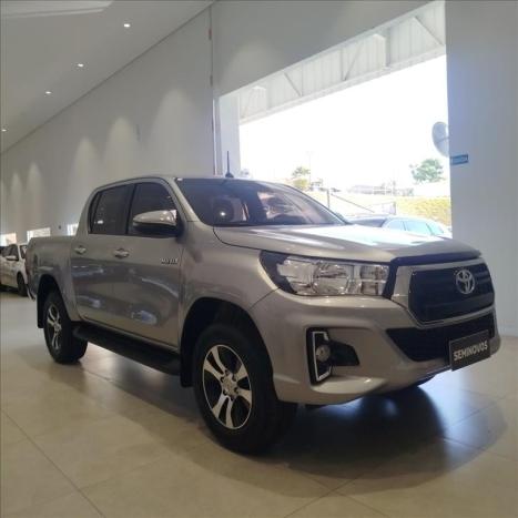 TOYOTA Hilux Caminhonete 2.8 16V 4P SR 4X4 DIESEL CABINE DUPLA AUTOMTICO, Foto 1