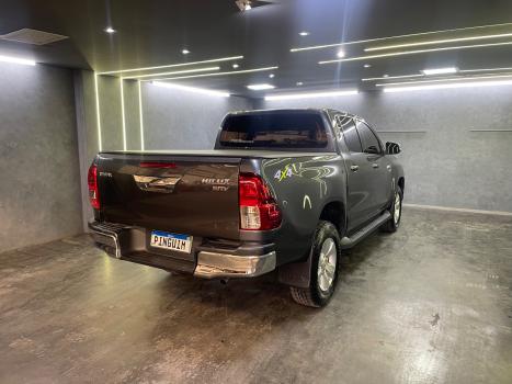 TOYOTA Hilux Caminhonete 2.7 16V 4P SRV FLEX 4X4  CABINE DUPLA AUTOMTICO, Foto 6
