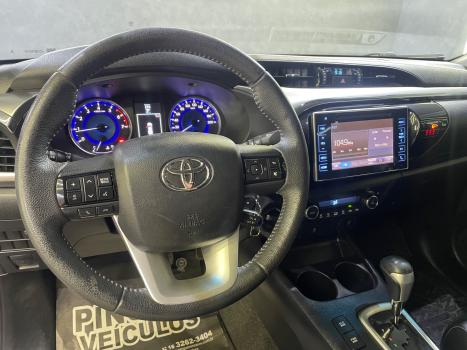 TOYOTA Hilux Caminhonete 2.7 16V 4P SRV FLEX 4X4  CABINE DUPLA AUTOMTICO, Foto 10