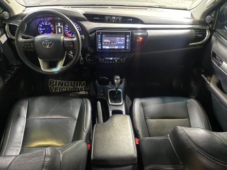 TOYOTA Hilux Caminhonete 2.7 16V 4P SRV FLEX 4X4  CABINE DUPLA AUTOMTICO, Foto 11