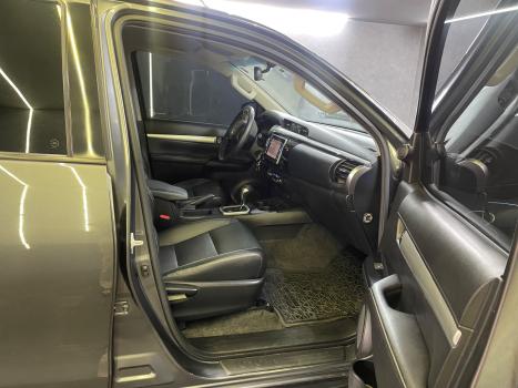 TOYOTA Hilux Caminhonete 2.7 16V 4P SRV FLEX 4X4  CABINE DUPLA AUTOMTICO, Foto 14