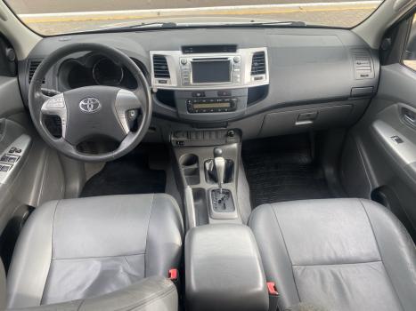 TOYOTA Hilux Caminhonete 2.7 16V 4P SRV FLEX CABINE DUPLA AUTOMTICO, Foto 6