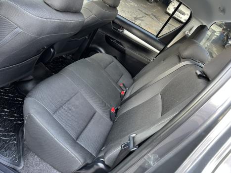 TOYOTA Hilux Caminhonete 2.8 16V 4P SR 4X4 DIESEL CABINE DUPLA AUTOMTICO, Foto 9
