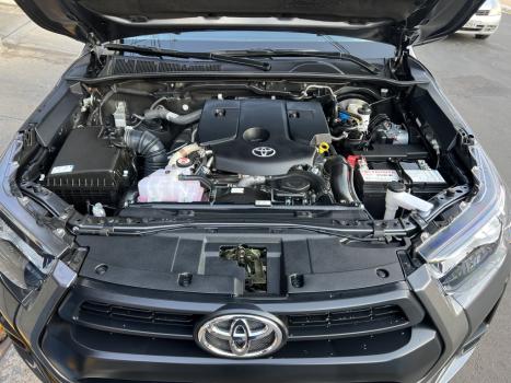 TOYOTA Hilux Caminhonete 2.8 16V 4P SR 4X4 DIESEL CABINE DUPLA AUTOMTICO, Foto 13
