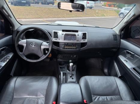 TOYOTA Hilux Caminhonete 3.0 4P 4X4 SRV TURBO DIESEL TOP CABINE DUPLA AUTOMTICO, Foto 8