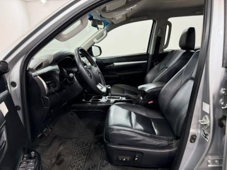 TOYOTA Hilux Caminhonete 2.8 16V SRV 4X4 DIESEL CABINE DUPLA AUTOMTICO, Foto 9