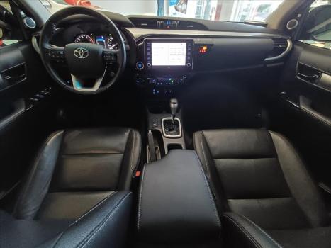 TOYOTA Hilux Caminhonete 2.8 16V SRX 4X4 TURBO DIESEL CABINE DUPLA AUTOMTICO, Foto 9