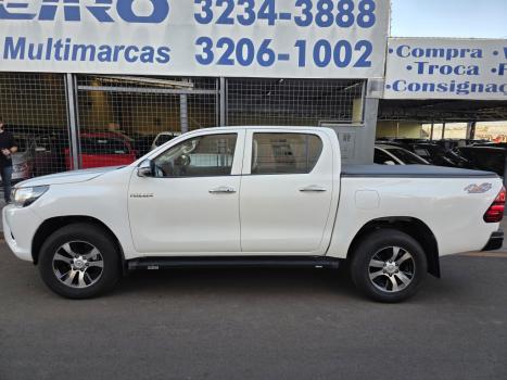 TOYOTA Hilux Caminhonete 2.8 16V  LOW M4FD 4X4 TURBO DIESEL CABINE DUPLA, Foto 2