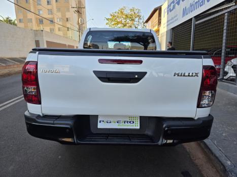 TOYOTA Hilux Caminhonete 2.8 16V  LOW M4FD 4X4 TURBO DIESEL CABINE DUPLA, Foto 4