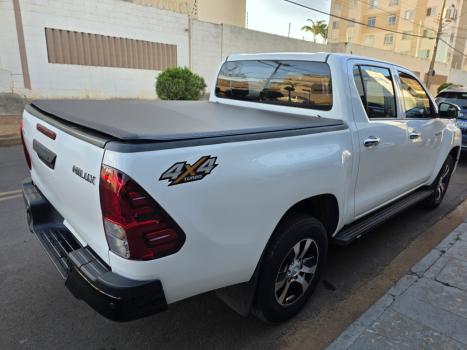 TOYOTA Hilux Caminhonete 2.8 16V  LOW M4FD 4X4 TURBO DIESEL CABINE DUPLA, Foto 5