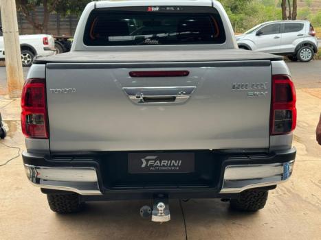 TOYOTA Hilux Caminhonete 3.0 4P 4X4 SRV TURBO DIESEL TOP CABINE DUPLA AUTOMTICO, Foto 5