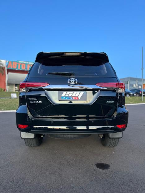 TOYOTA Hilux SW4 2.7 16V 4P FLEX SR 7 LUGARES AUTOMTICO, Foto 11