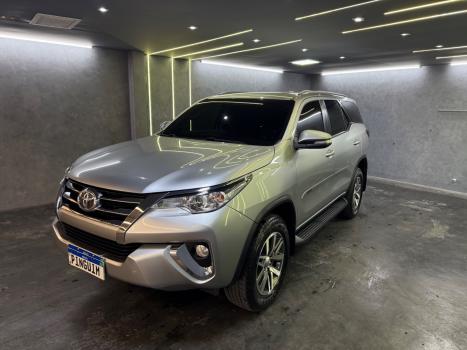 TOYOTA Hilux SW4 2.7 16V 4P FLEX SR 7 LUGARES AUTOMTICO, Foto 3
