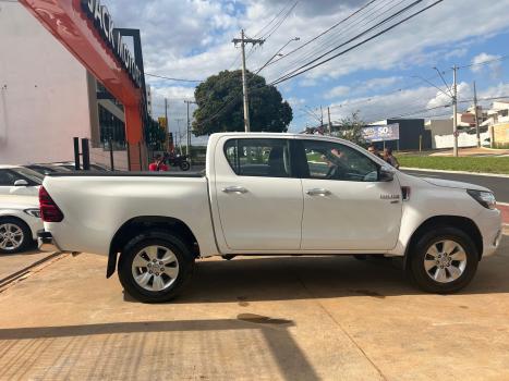 TOYOTA Hilux SW4 2.7 16V 4P SR FLEX, Foto 5