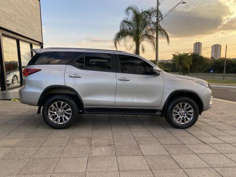 TOYOTA Hilux SW4 2.7 16V 4P FLEX SRV 7 LUGARES AUTOMTICO, Foto 4