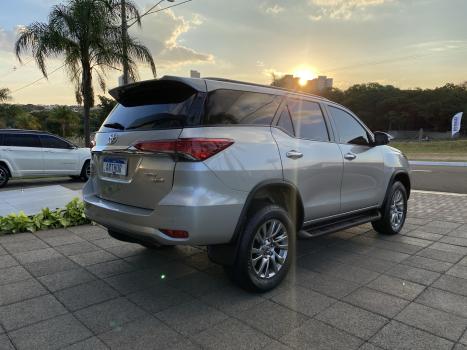 TOYOTA Hilux SW4 2.7 16V 4P FLEX SRV 7 LUGARES AUTOMTICO, Foto 5