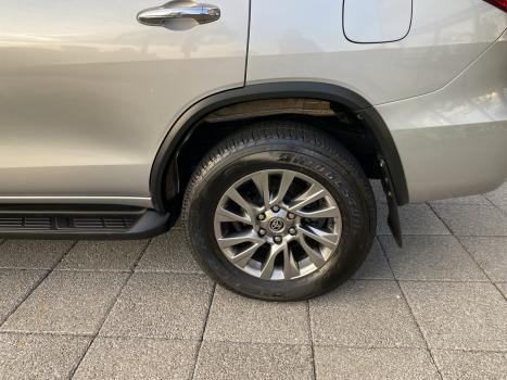 TOYOTA Hilux SW4 2.7 16V 4P FLEX SRV 7 LUGARES AUTOMTICO, Foto 7