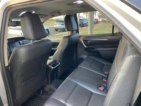 TOYOTA Hilux SW4 2.7 16V 4P FLEX SRV 7 LUGARES AUTOMTICO, Foto 13