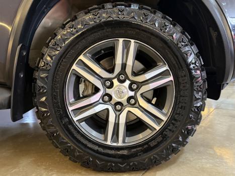 TOYOTA Hilux SW4 2.7 16V 4P FLEX SR 7 LUGARES AUTOMTICO, Foto 5