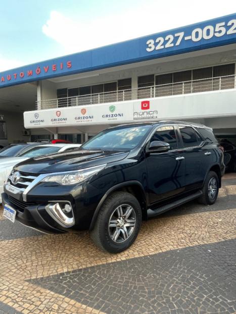 TOYOTA Hilux SW4 2.7 16V 4P FLEX SRV 7 LUGARES AUTOMTICO, Foto 1