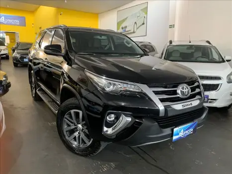 TOYOTA Hilux SW4 2.8 4P SRX 4X4 TURBO DIESEL AUTOMTICO, Foto 2