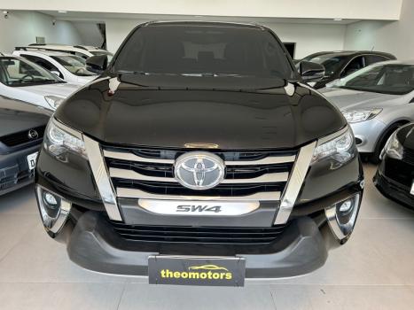 TOYOTA Hilux SW4 2.8 16V 4P SRX 4X4 7 LUGARES TURBO DIESEL AUTOMTICO, Foto 3