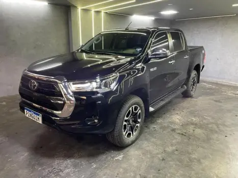 TOYOTA Hilux SW4 2.8 4P SRX 4X4 TURBO DIESEL AUTOMTICO, Foto 2