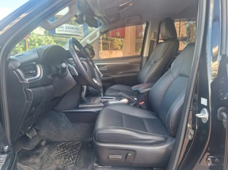 TOYOTA Hilux SW4 2.8 4P SRX 4X4 DIAMOND 7 LUGARES TURBO DIESEL AUTOMTICO, Foto 12