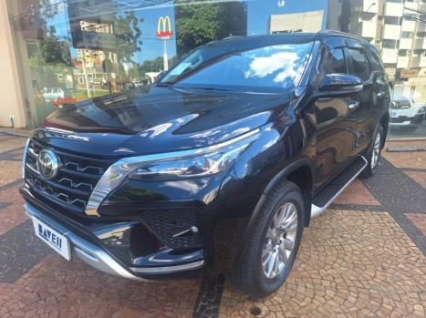 TOYOTA Hilux SW4 2.8 4P SRX 4X4 DIAMOND 7 LUGARES TURBO DIESEL AUTOMTICO, Foto 20
