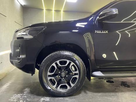 TOYOTA Hilux SW4 2.8 4P SRX 4X4 TURBO DIESEL AUTOMTICO, Foto 6