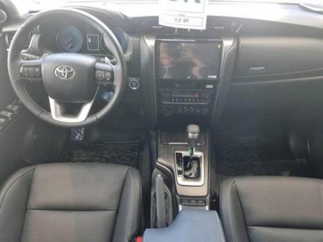 TOYOTA Hilux SW4 2.8 16V 4P SRX PLATINUM 4X4 7 LUGARES TURBO DIESEL AUTOMTICO, Foto 3