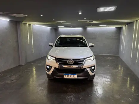 TOYOTA Hilux SW4 2.8 16V 4P SRX 4X4 7 LUGARES TURBO DIESEL AUTOMTICO, Foto 5