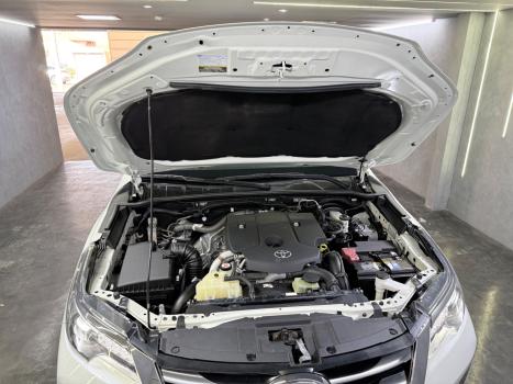 TOYOTA Hilux SW4 2.8 16V 4P SRX 4X4 7 LUGARES TURBO DIESEL AUTOMTICO, Foto 17