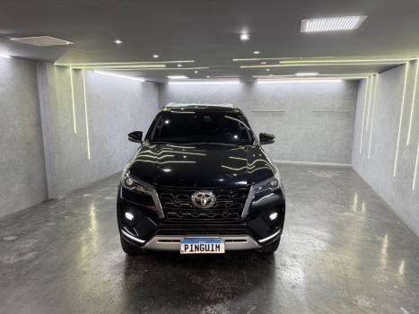 TOYOTA Hilux SW4 2.8 16V 4P SRX 4X4 7 LUGARES TURBO DIESEL AUTOMTICO, Foto 2