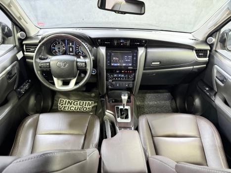 TOYOTA Hilux SW4 2.8 16V 4P SRX 4X4 7 LUGARES TURBO DIESEL AUTOMTICO, Foto 14