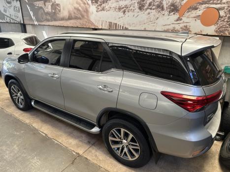 TOYOTA Hilux SW4 2.8 16V 4P SRX 4X4 7 LUGARES TURBO DIESEL AUTOMTICO, Foto 11