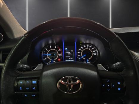 TOYOTA Hilux SW4 2.8 16V 4P SRX 4X4 7 LUGARES TURBO DIESEL AUTOMTICO, Foto 9