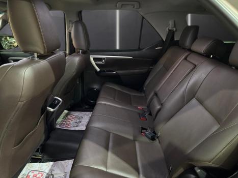 TOYOTA Hilux SW4 2.8 16V 4P SRX 4X4 7 LUGARES TURBO DIESEL AUTOMTICO, Foto 11