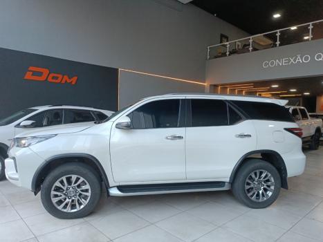 TOYOTA Hilux SW4 2.8 16V 4P SRX 4X4 7 LUGARES TURBO DIESEL AUTOMTICO, Foto 8