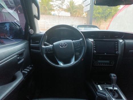 TOYOTA Hilux SW4 2.8 16V 4P SRX 4X4 7 LUGARES TURBO DIESEL AUTOMTICO, Foto 9